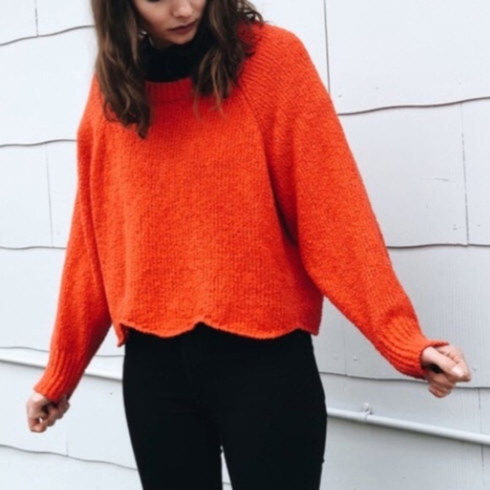 ZARA Wavy hem knit sweater